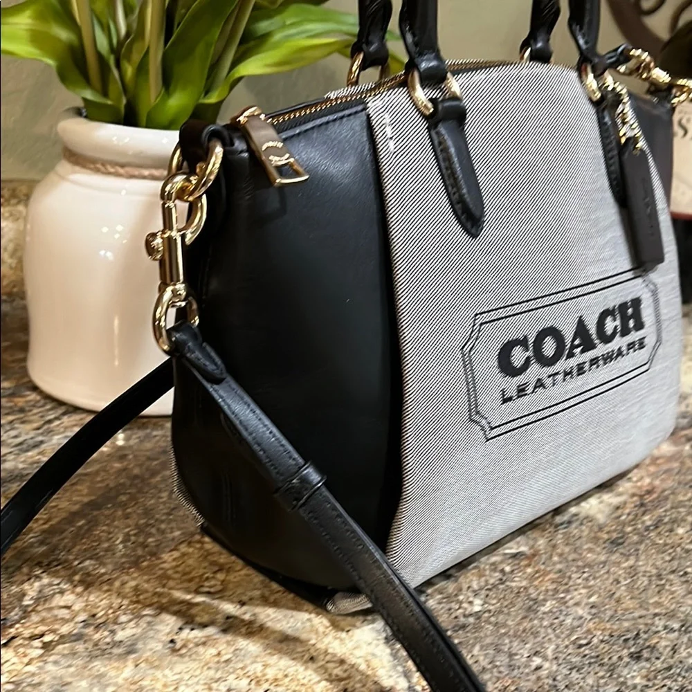 COACH EUC Jacquard Elise Satchel BAG